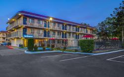 Motel 6 Kirkland, WA - North Kirkland