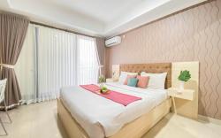 Homey Studio Apartment at Beverly Dago By Travelio