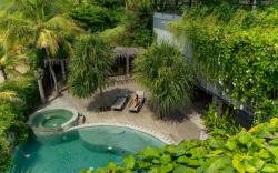 Mangroove Bay Boutique Hostel