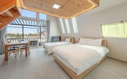 Yangyang Sunrise and Sunset Private Pens