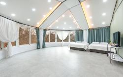 Hongcheon White Hill Pension