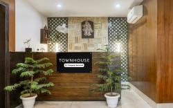 Super Townhouse Sushant Lok Phase 1 Formerly Hotel Neven