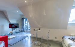 Apartment with parking on Place de Morny