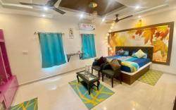 Cherry Croft- Premium Pent house with Hot bath tub