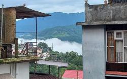 DhamStay Hotel Milestone Kanchenjunga Hill View