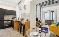 Lavie Maison House in the Marais Family