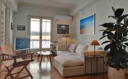 Stylish 1BR Apt with Retro Kitchen & View Balcony