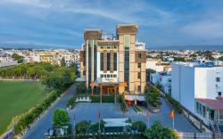 Hotel Saffron Leaf