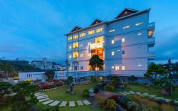 CandlePine Suites