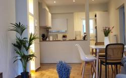 bd renovated flat at acropolis