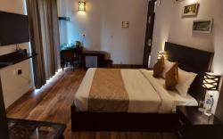 Goroomgo Citrine Suites and Resorts Vrindavan