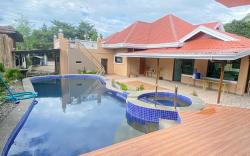 Exclusive house with pool