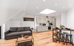 Modern 2 Bedroom Stay, Balcony, East Croydon