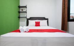 RedDoorz Syariah near DBL Arena 2