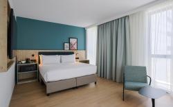 Spark by Hilton Madrid Alcala