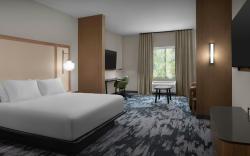 Fairfield Inn & Suites Paris