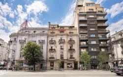 The Cozy Nest with Balcony by Pretty Apartments