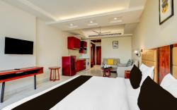 Super Townhouse Oak Sector 39 Medanta