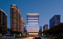 Atour Hotel Wenzhou South Station Intime Department Store