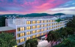 Atour Hotel Jinan Shungeng Convention Center Liulishan South Road