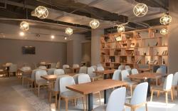 James Joyce Coffetel Xiaogan Dawu County People's Hospital Fuxing Market
