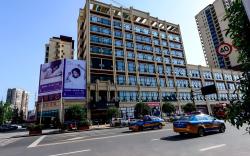 Lavande Hotels·Neijiang Heping Square