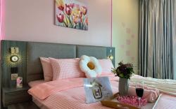 Green Haven Pink Couple Suite