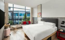 Moxy Suzhou City Centre