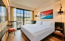 HOLLYWOOD VOLUME, a Tribute Portfolio Hotel