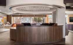 Tru by Hilton Oshkosh