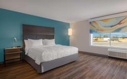Tru by Hilton Oshkosh