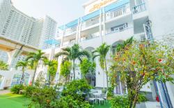Golden Moon hotel