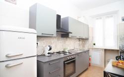 Comfort and metro 2 steps away, for 3 guests