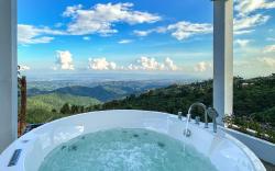 Above the clouds - Luxurious & Comfy Oasis ~ Views