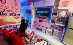 Hello Kitty Condo, Top Floor, 300mbps WiFi, Makati