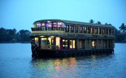 Honeymoon Boathouse