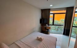 Signature Hotel Puchong ComfySuite LRT 28