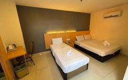 Signature Hotel Puchong Deluxe LRT Chill 37