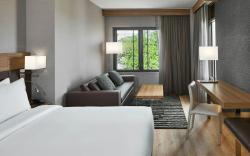 AC Hotel Savannah Historic District