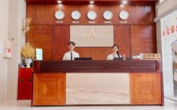 Le Centre Hotel