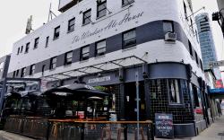 Pint On Punt Backpackers