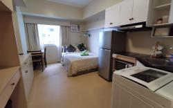 Downtown Upscale Condo FAST 20mbps 