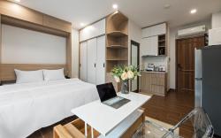 Literature'N Central Hotel and Travel