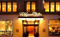 Le Square Phillips Hotel & Suites