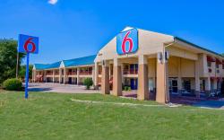 Motel 6 Arlington, TX