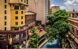 Hotel Valencia Riverwalk
