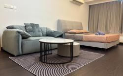 R&F Seine Region Garden View Studio High Flr NO TV