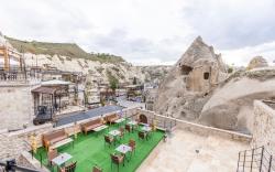 ARKELAS CAVE HOUSE