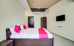 OYO 28581 Hotel Sitara