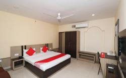 OYO 29826 Central Hotel